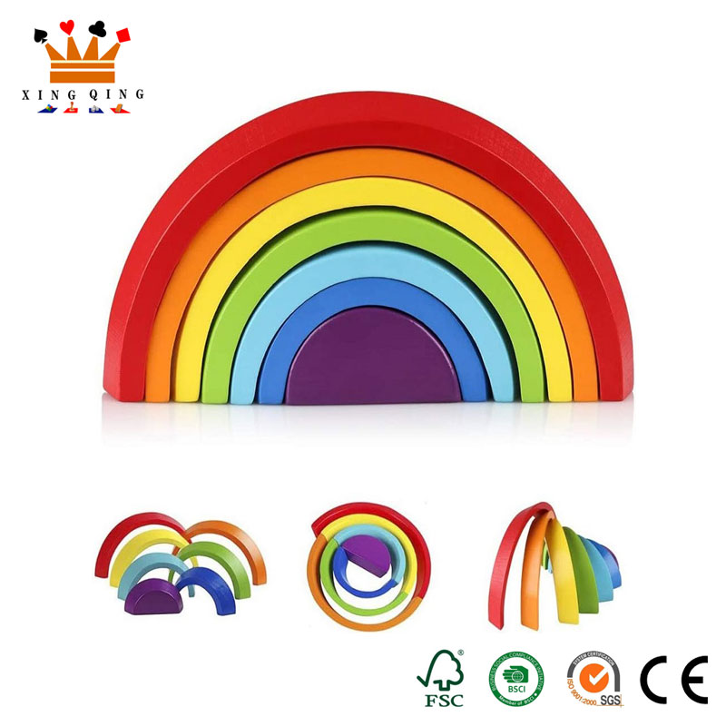 子どもにとって知育玩具で遊ぶメリットは何でしょうか？